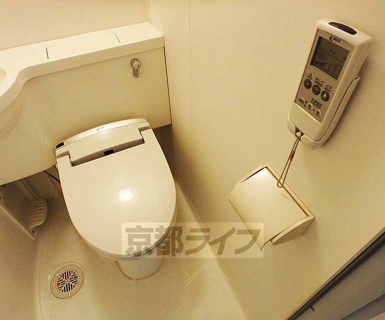 トイレ　洗浄機能付きトイレです。