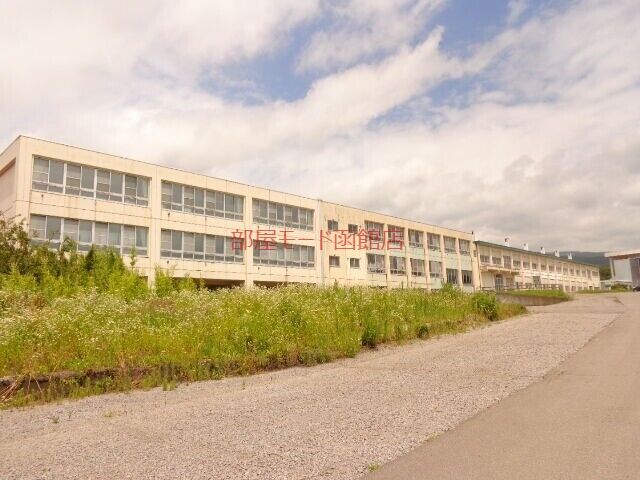 小学校　七飯町立大中山小学校（小学校）まで604m