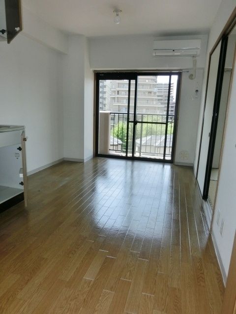 居室・リビング　※別号室参考写真です