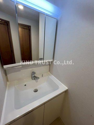 洗面設備　使いやすい洗面所です