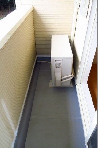 バルコニー　開放的で明るい空間を演出してくれるバルコニーです