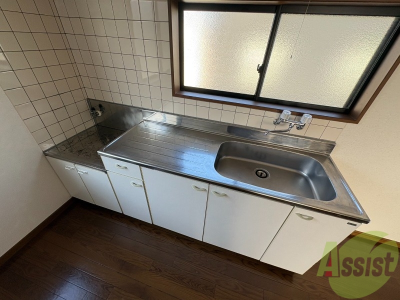 キッチン　キッチンには作業場もあります。料理も捗りますね。