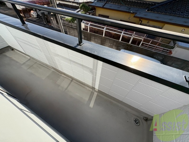 バルコニー　バルコニーが付いているので晴れた日は洗濯物が沢山干せますね。