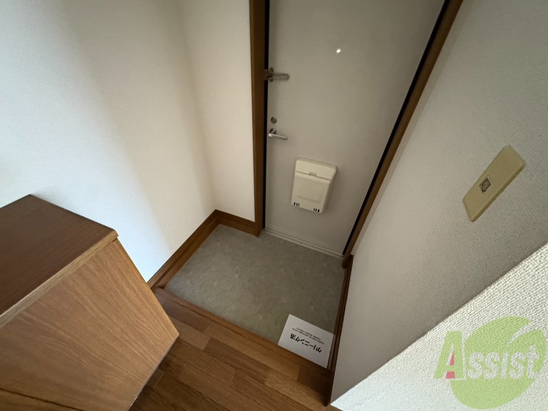 玄関　仕事から帰って迎えてくれるのはスタイリッシュな玄関です。