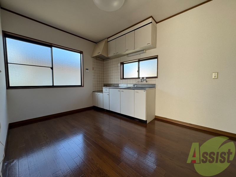 居室・リビング　大きな窓が付いていて日差しもたっぷり入ります。