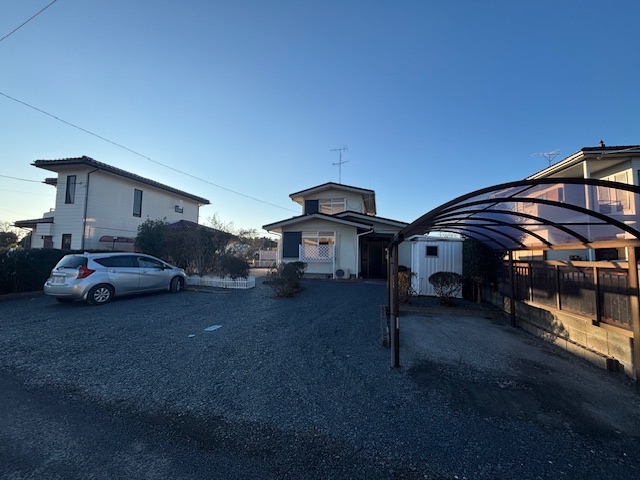 駐車場　6台駐車可能