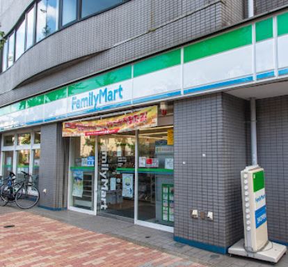 コンビニ　ファミリーマート下目黒６丁目店（コンビニ）まで468m