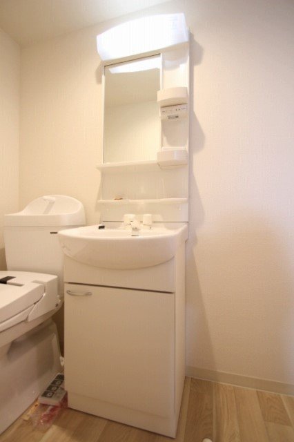 洗面設備　同物件、別号室の写真