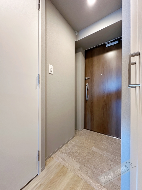 玄関　天井高シューズクローゼット付き♪