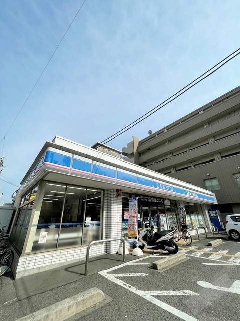 コンビニ　ローソン三国ケ丘駅前店（コンビニ）まで158m
