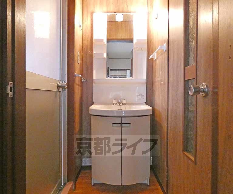 洗面設備　洗面台です。