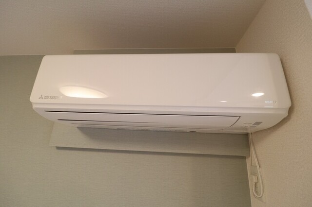 その他設備　備え付けエアコン