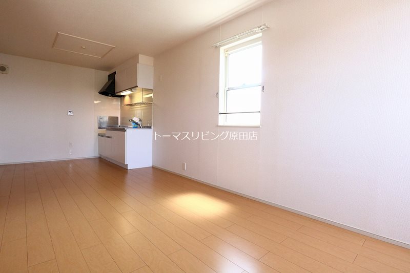 居室・リビング　204号室写真