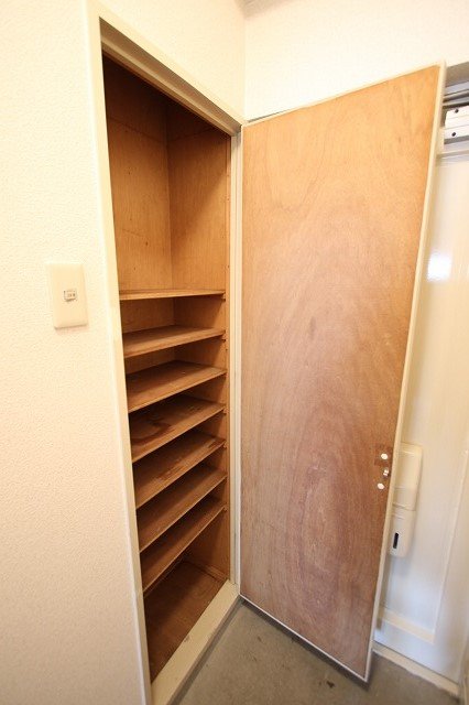 収納　同物件の他部屋の写真