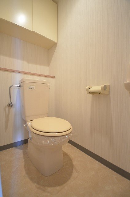 トイレ　別号室の写真です