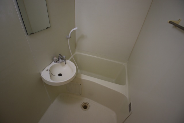 バス・シャワールーム　別室の参考写真です。※現況優先