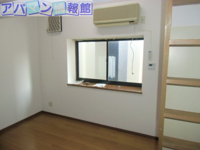 居室・リビング　出窓