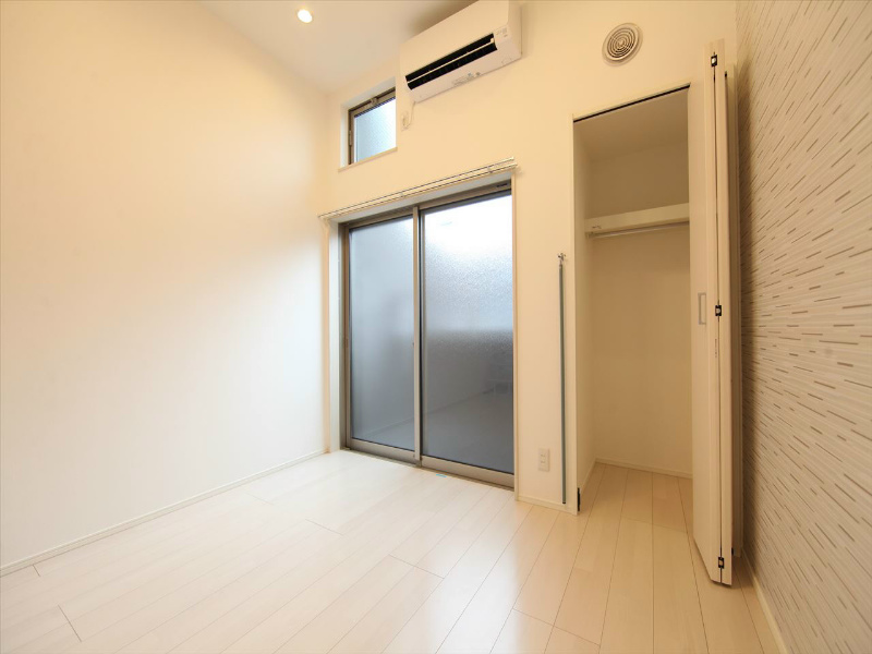 バルコニー　洋室6.2帖　ロフト5.6帖（収納にも寝室にも使えます）