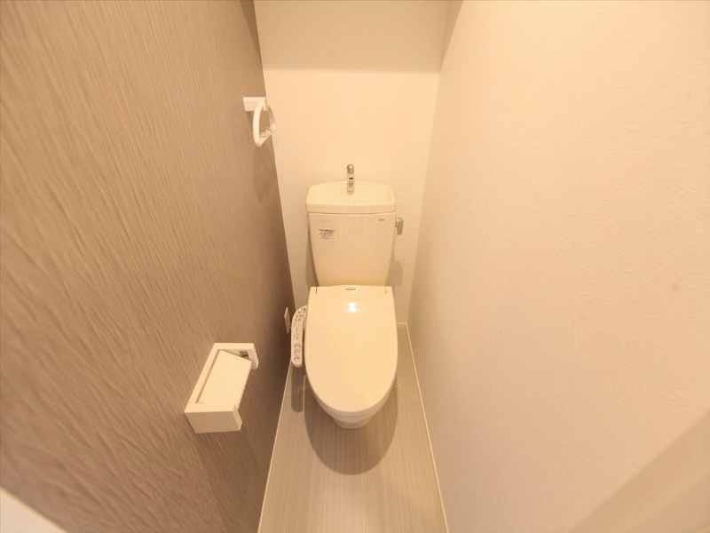 トイレ　温水洗浄暖房便座付トイレ