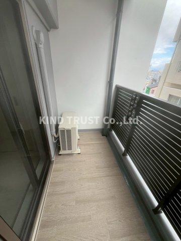 バルコニー　暖かな日差しのふりそそぐバルコニー