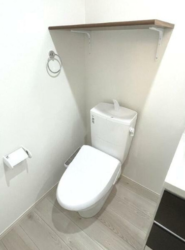 トイレ　ＱＵＩＥＴ　ＣＲＡＢ　ＨＯＵＳＥ三ツ沢上町