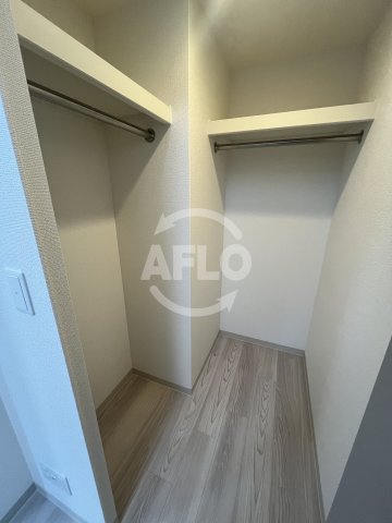 収納　エステムコート新大阪XVIパルス　ウォークインクローゼット