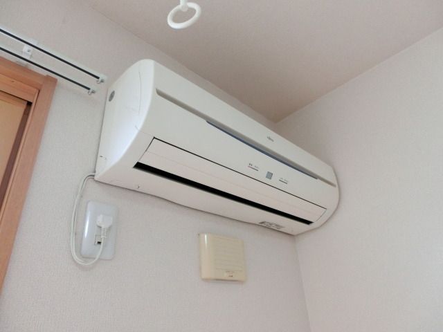 その他設備　エアコン１基