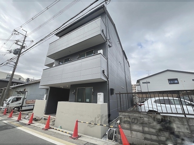 メゾンフローレ丹波橋の外観写真