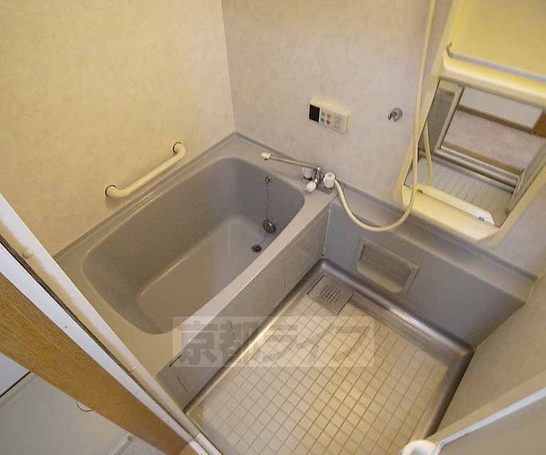 バス・シャワールーム　追い炊き機能付きです。