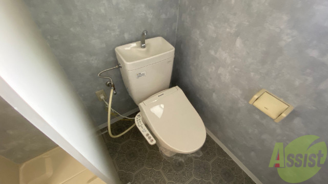 トイレ　明るいお部屋はゆったりとしていて、心地よい空間です