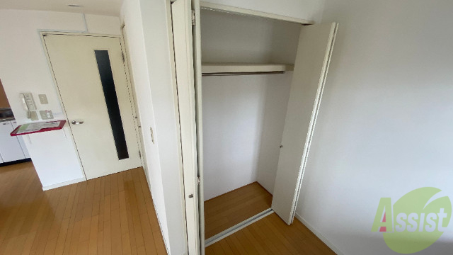 収納　扉を開けてすぐにお部屋ではないので、急な来客でもあわてません