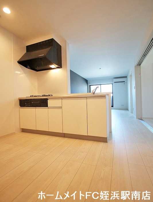 居室・リビング　★人気のカウンターキッチンに3口コンロ♪★参考写真