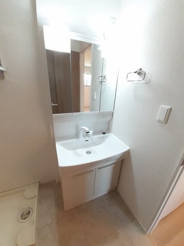 洗面設備　使いやすい洗面所です