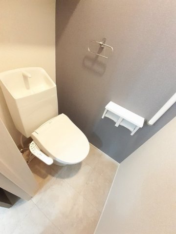 トイレ　ゆったりとした空間のトイレです