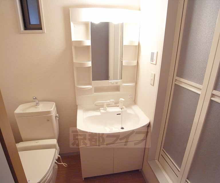 洗面設備　独立洗面台です。