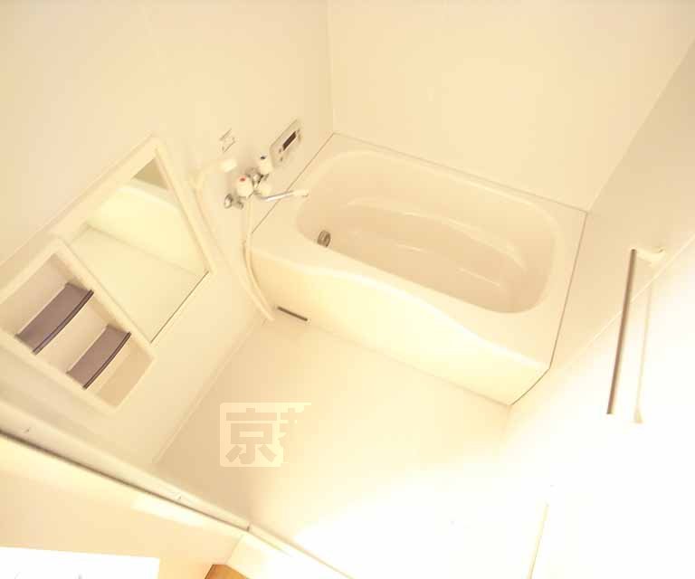 バス・シャワールーム　バスルームです。浴室乾燥機も完備しております。