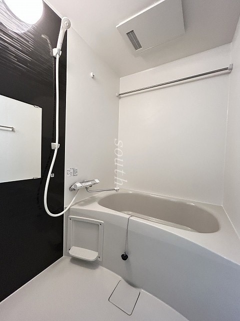 バス・シャワールーム　浴室乾燥機付きのお風呂