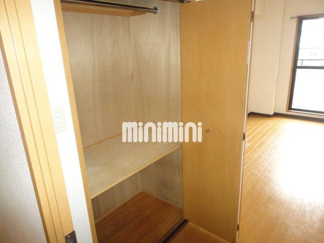 収納　パイプ付収納スペース