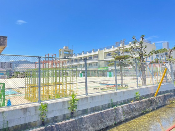 小学校　広島市立原小学校（小学校）まで745m