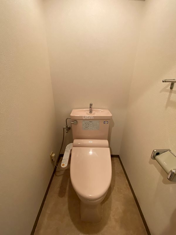 トイレ　別部屋のお写真です。ご参考までに！