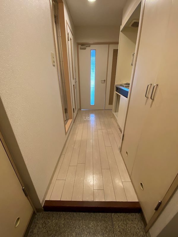 玄関　別部屋のお写真です。ご参考までに！