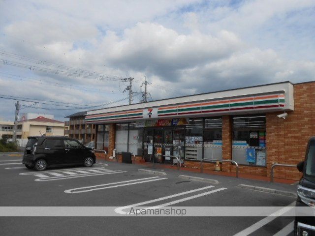 コンビニ　セブンイレブン愛知川豊満店様（コンビニ）まで70m