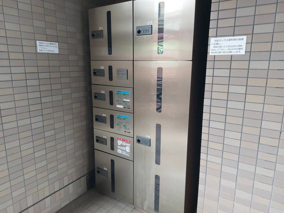 エントランス　宅配ボックス
