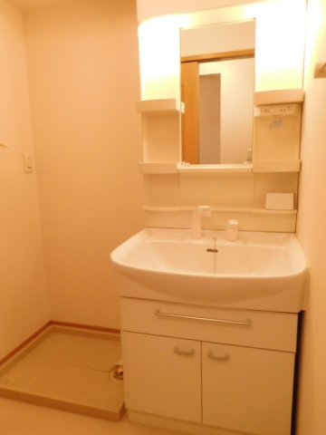 洗面設備　脱衣スペースもあります