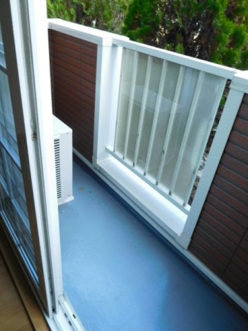 バルコニー　お洗濯にも便利なバルコニー付き