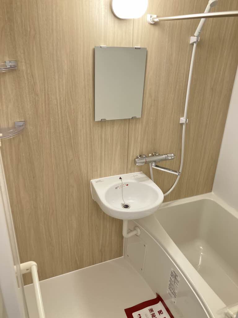 バス・シャワールーム　浴室交換済み　浴室乾燥機付き