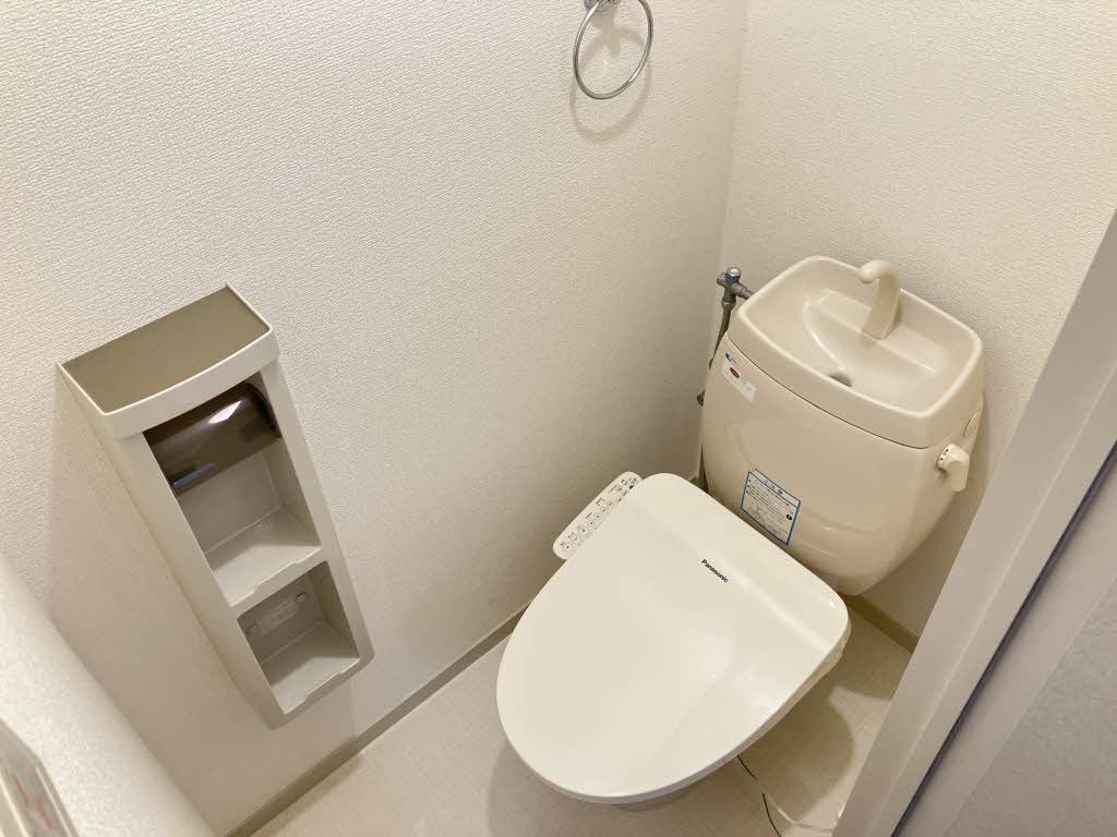 トイレ　温水洗浄暖房便座