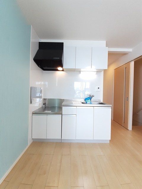 キッチン　コンパクトなキッチンで掃除もラクラク