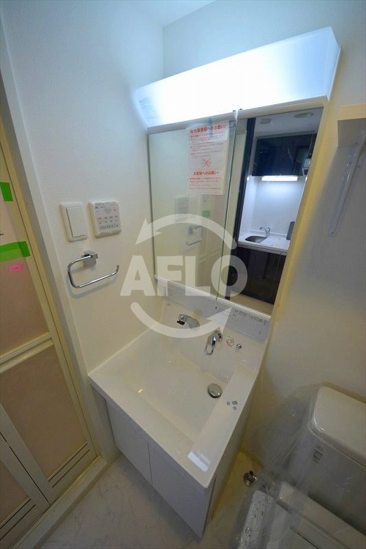 洗面設備　アーデンタワー本町イースト　独立洗面化粧台