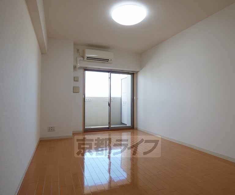 居室・リビング　綺麗な室内です。